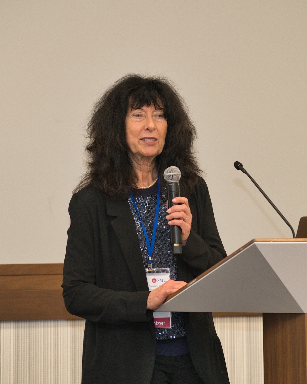 Elfi Kraka opening the ASMD 2023 conference banquet
