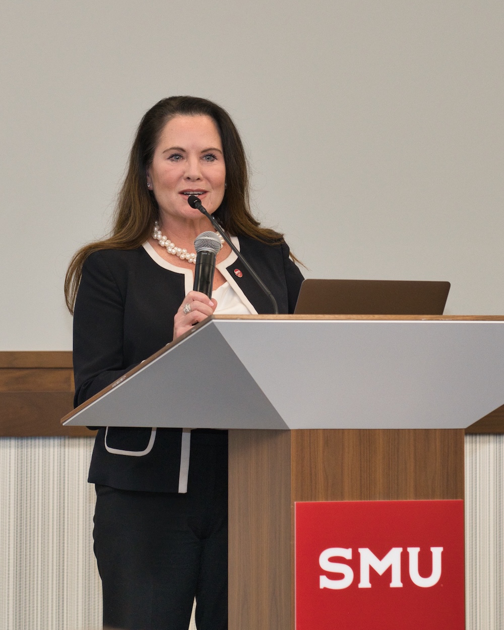 SMU Provost Elizabeth Loboa speaking at the ASMD 2023 conference banquet