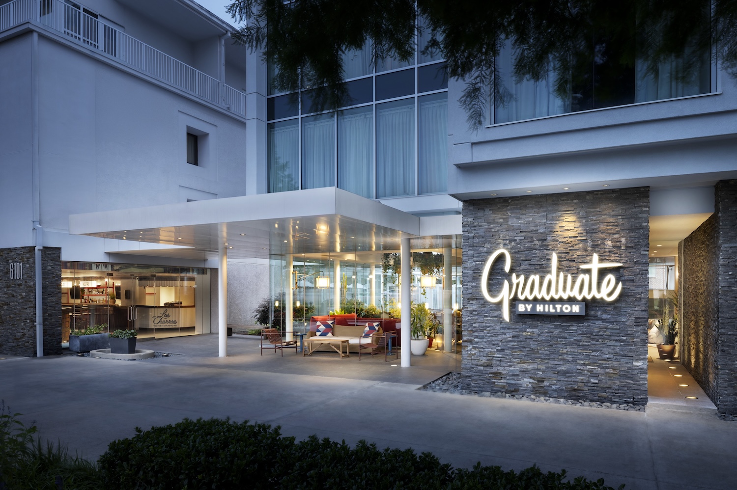 Exterior of Graduate by Hilton Dallas